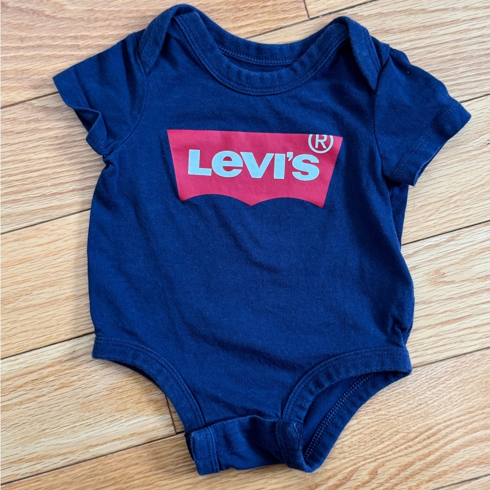 Levi’s | Navy and Red Chest Logo Onesie - Size 0-3 Months